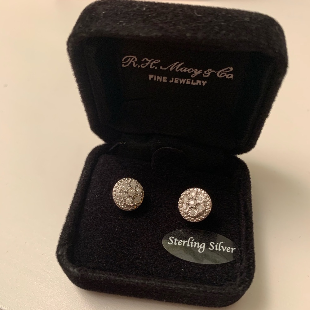 Bridge Diamond - Diamond Earrings - 1/10 CTTW